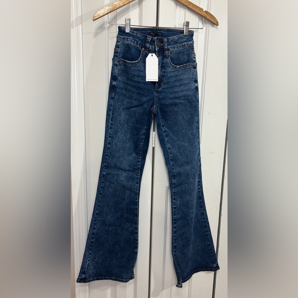 Universal Standard Farrah High Rise Flare Jeans Medium Wash Size 00 (24-25) NWT